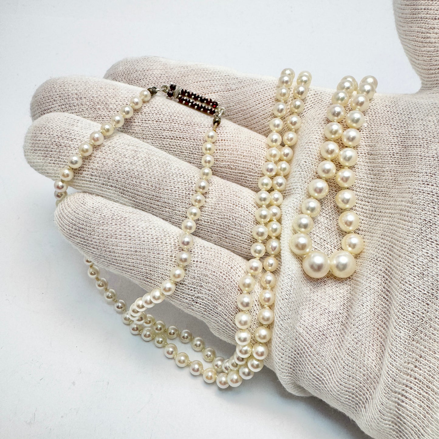 Vintage 39.7in / 101cm Cultured Pearl Silver Garnet Clasp Necklace.