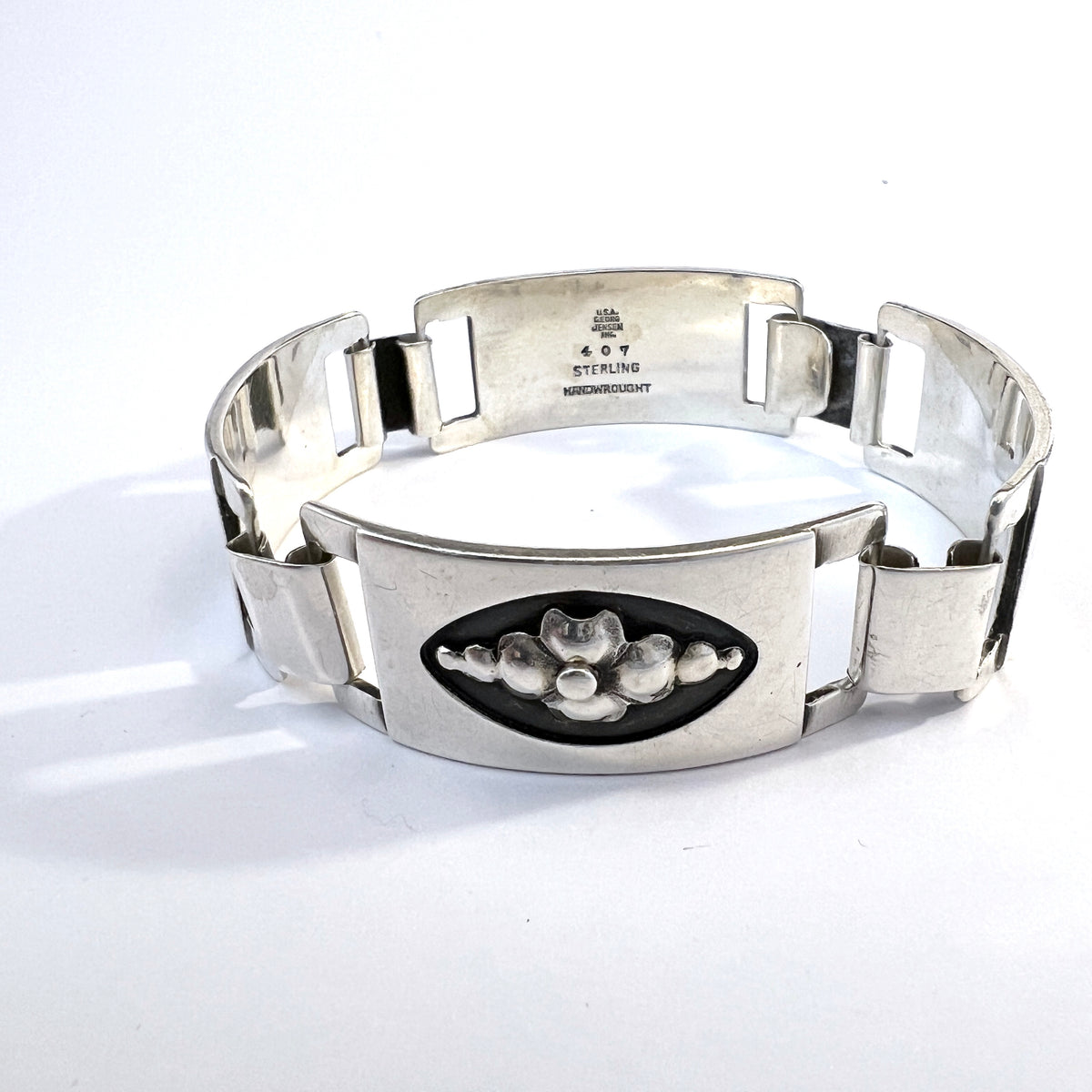 Georg Jensen Inc USA 1940 年代のスターリング シルバー ブレスレット。デザイン番号 407。