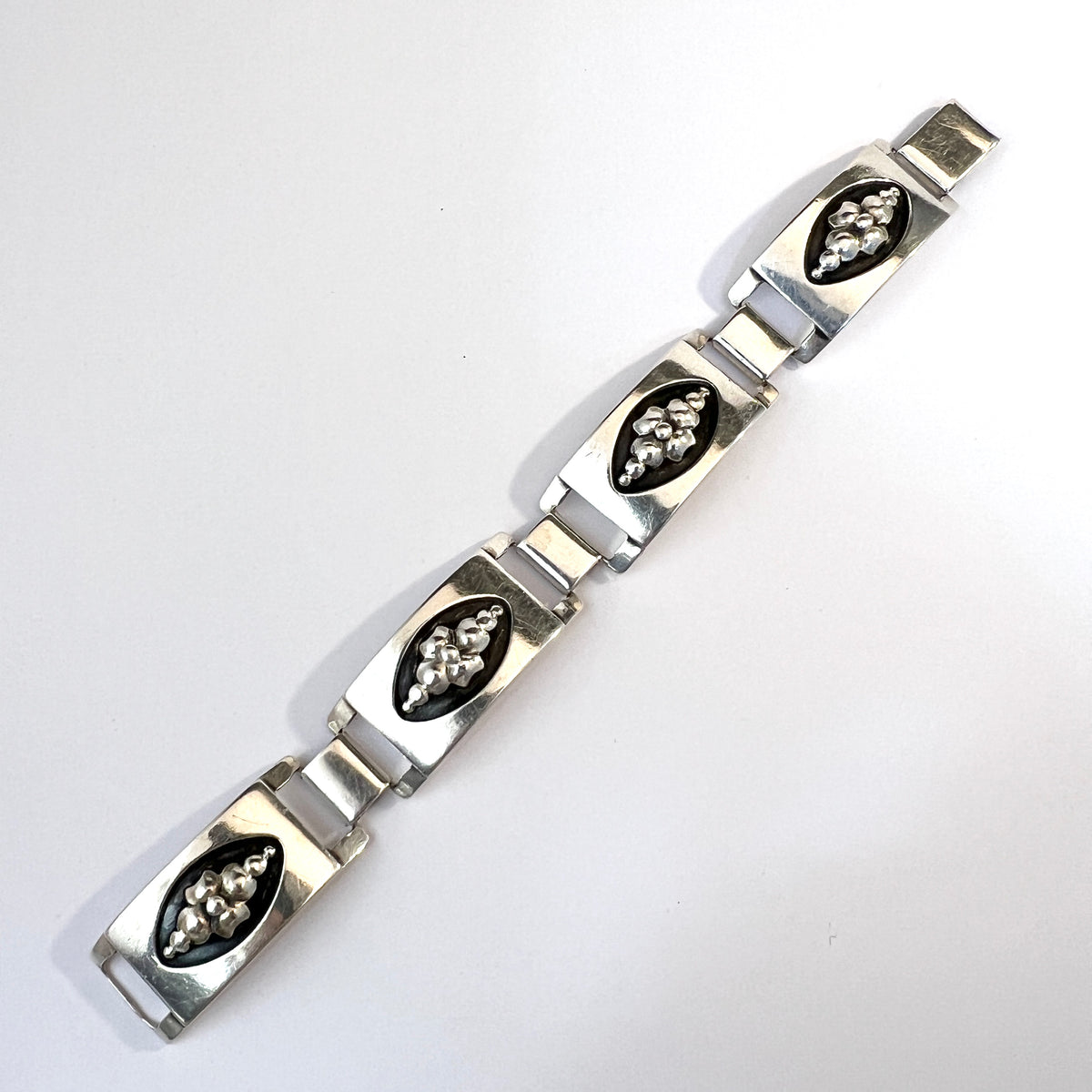 Georg Jensen Inc USA 1940 年代のスターリング シルバー ブレスレット。デザイン番号 407。