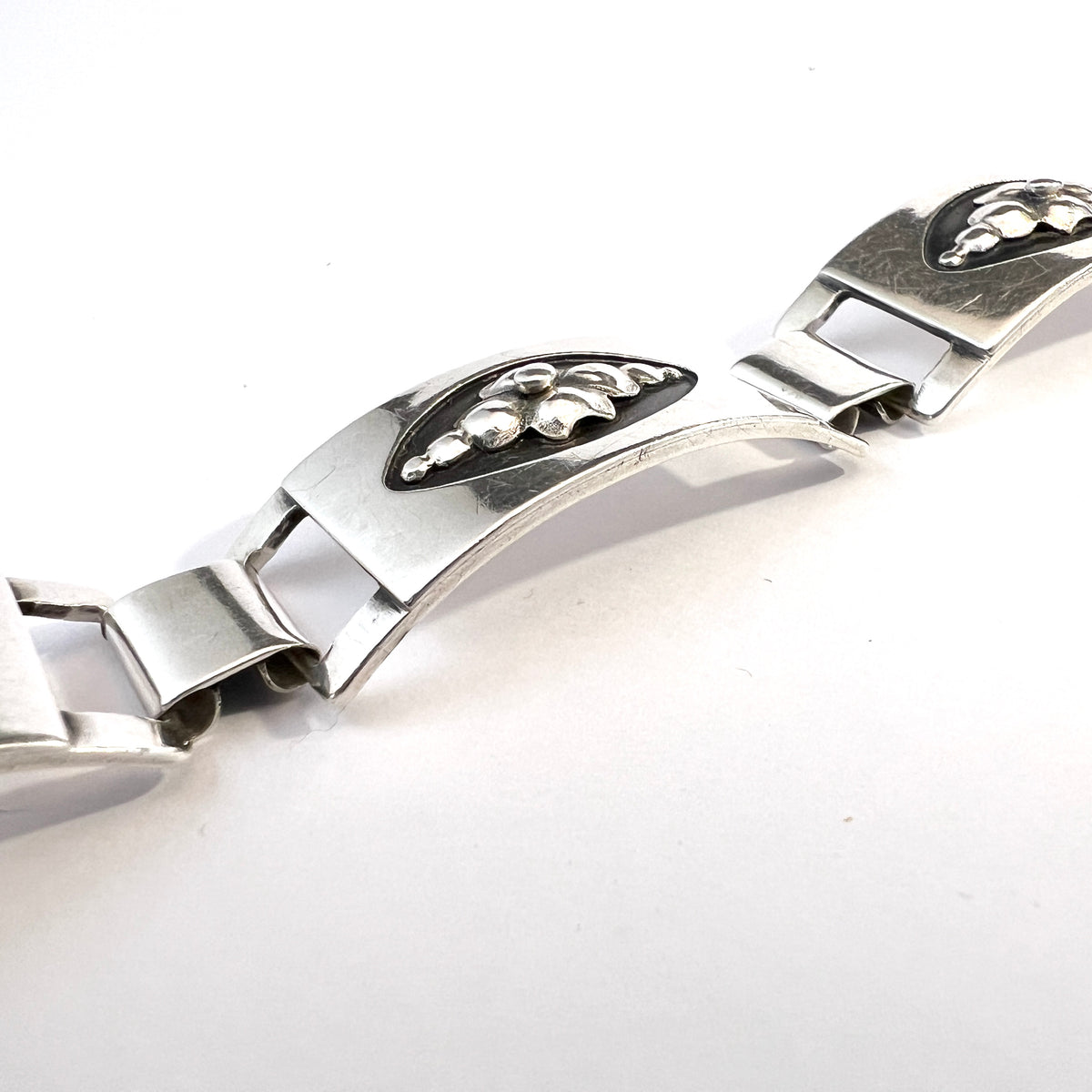 Georg Jensen Inc USA 1940 年代のスターリング シルバー ブレスレット。デザイン番号 407。