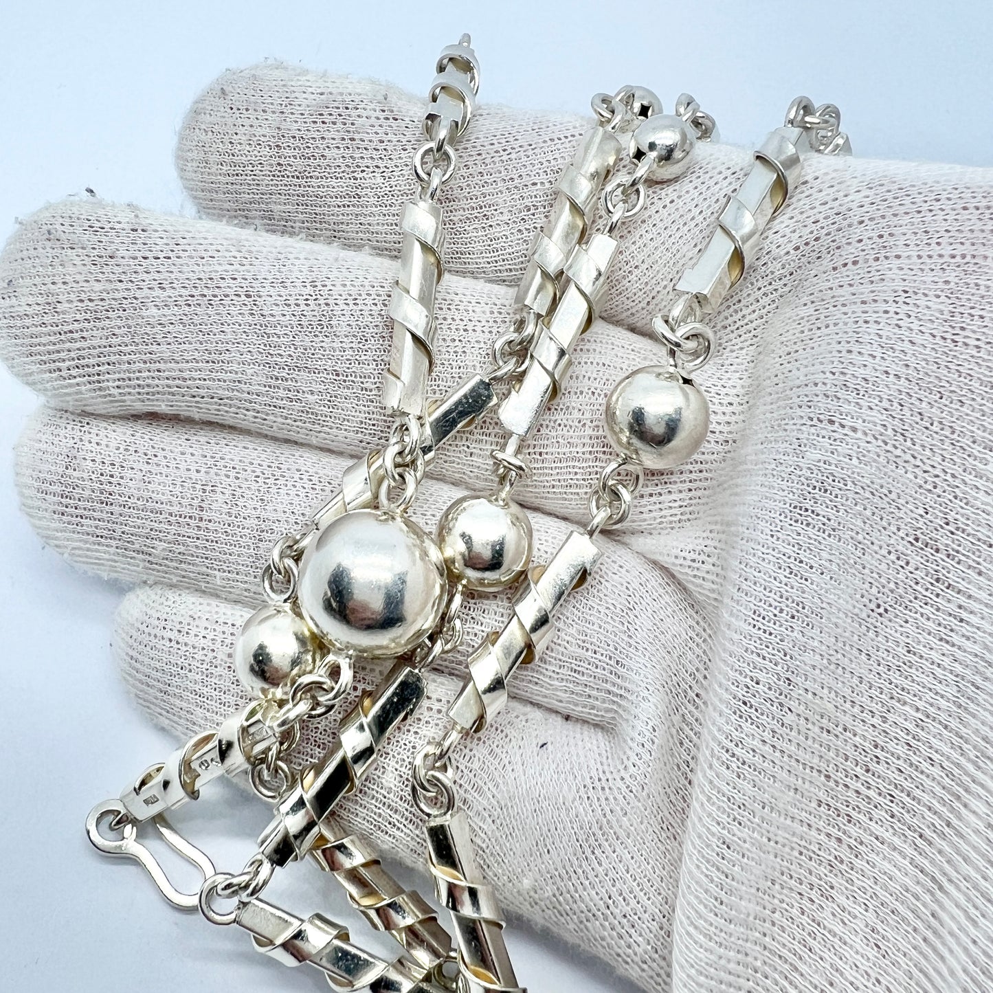 Claes E Giertta, Sweden. Vintage 3.4oz 34in Sterling Silver Necklace.
