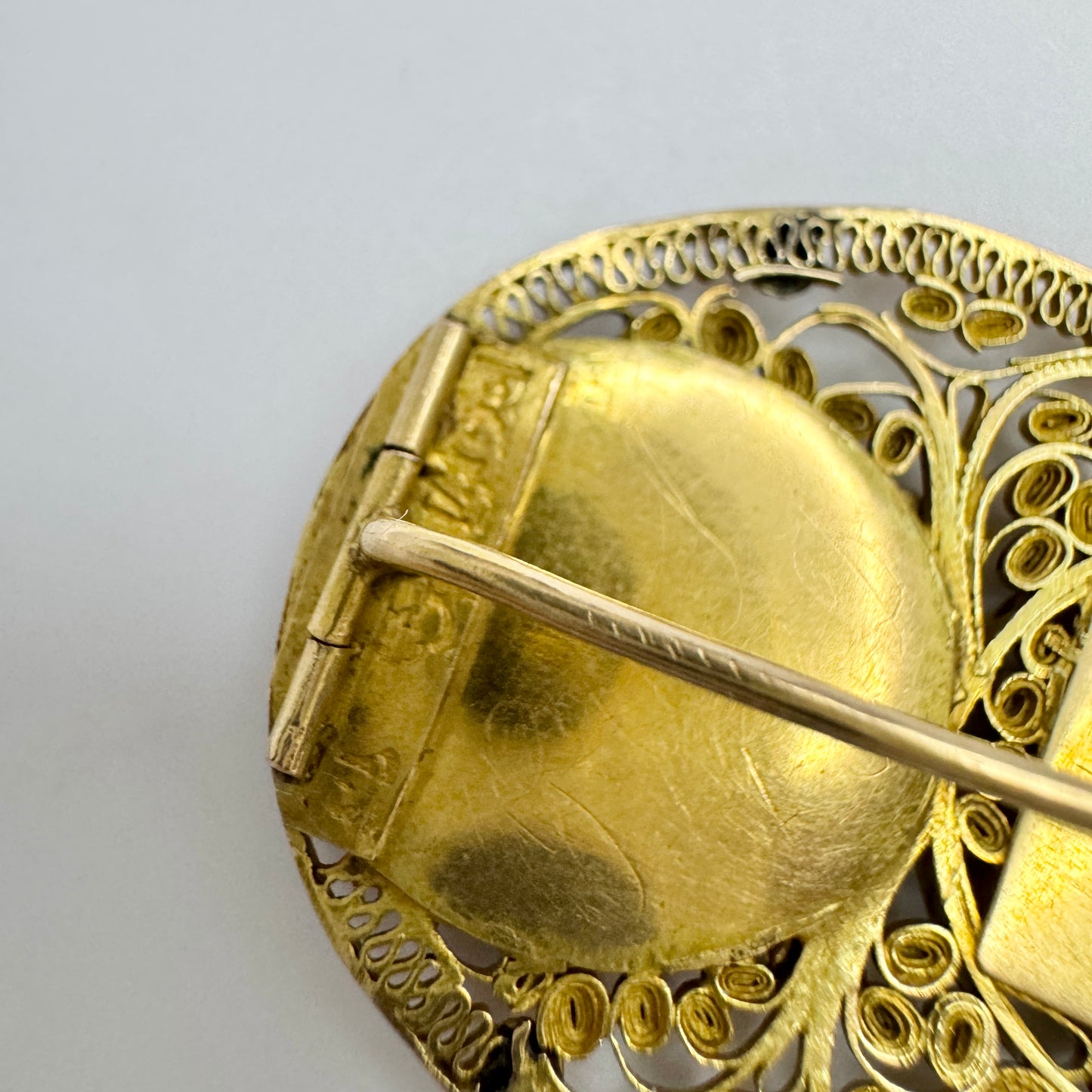 Axel Gabriel Estberg, Sweden ca 1830. Antique Empire 18k Gold Brooch,