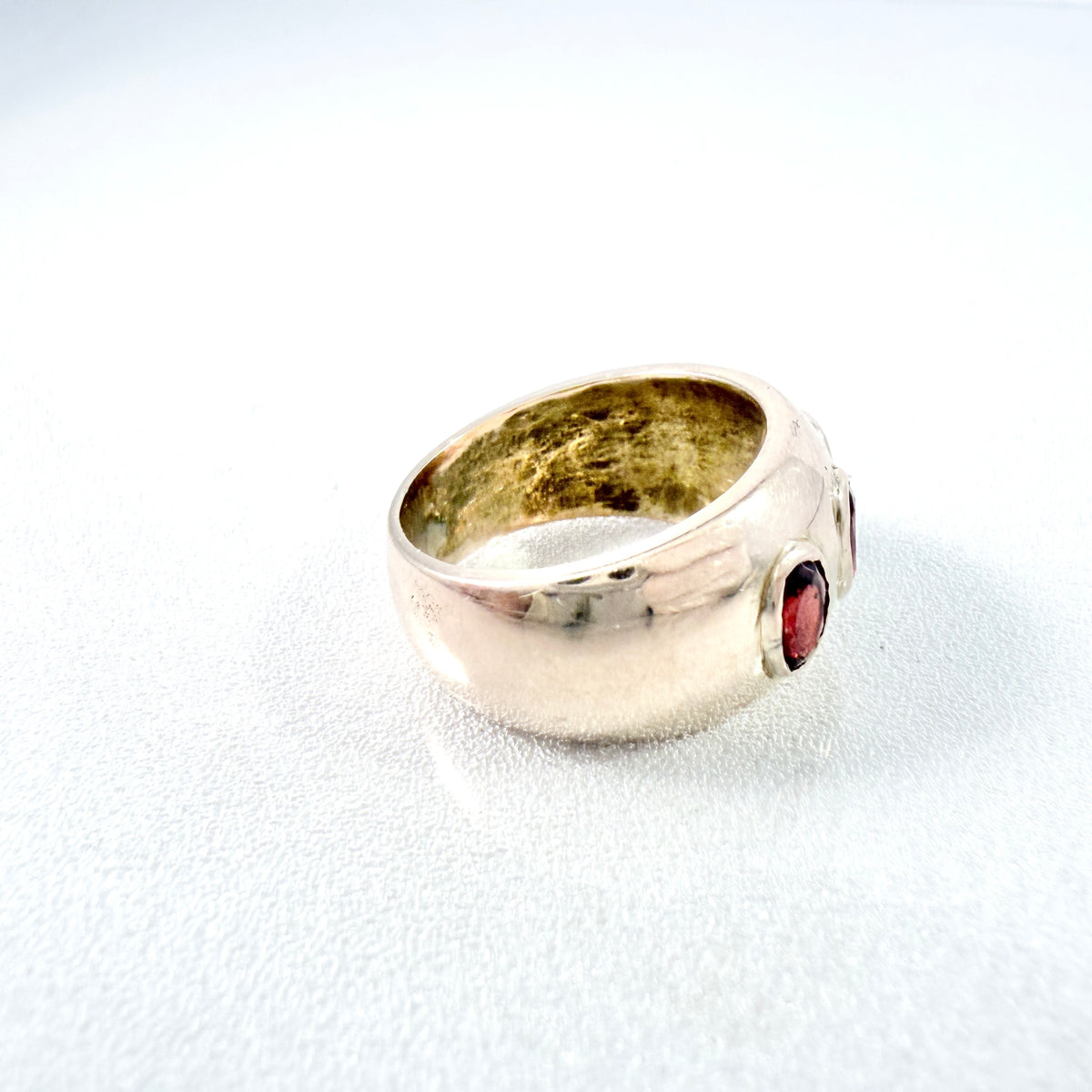 Vintage / Antique 8-9k Gold Garnet Ring.