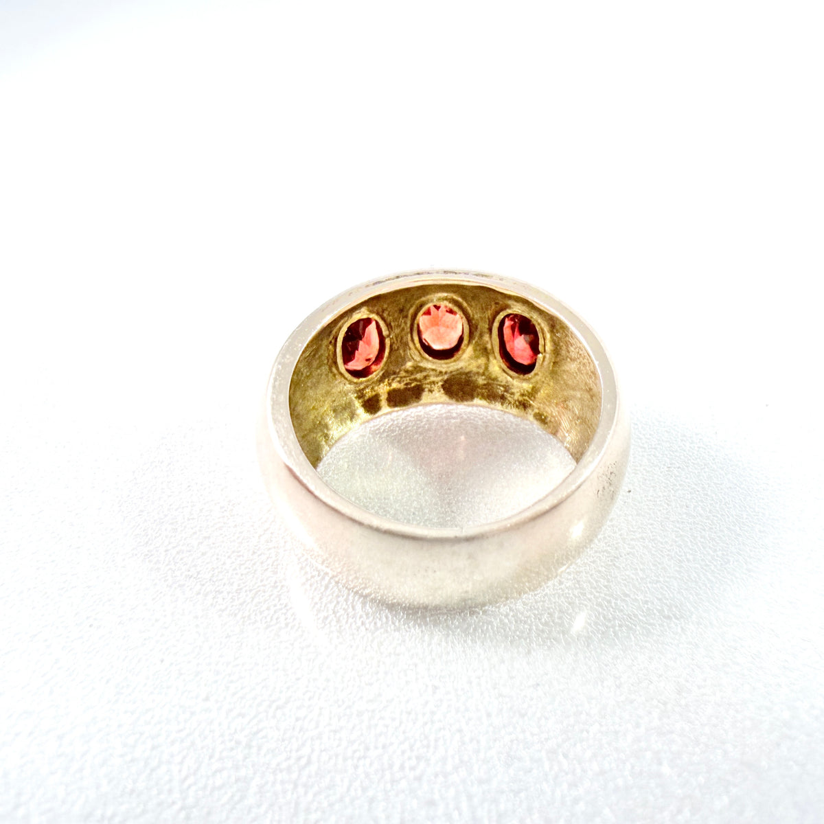 Vintage / Antique 8-9k Gold Garnet Ring.