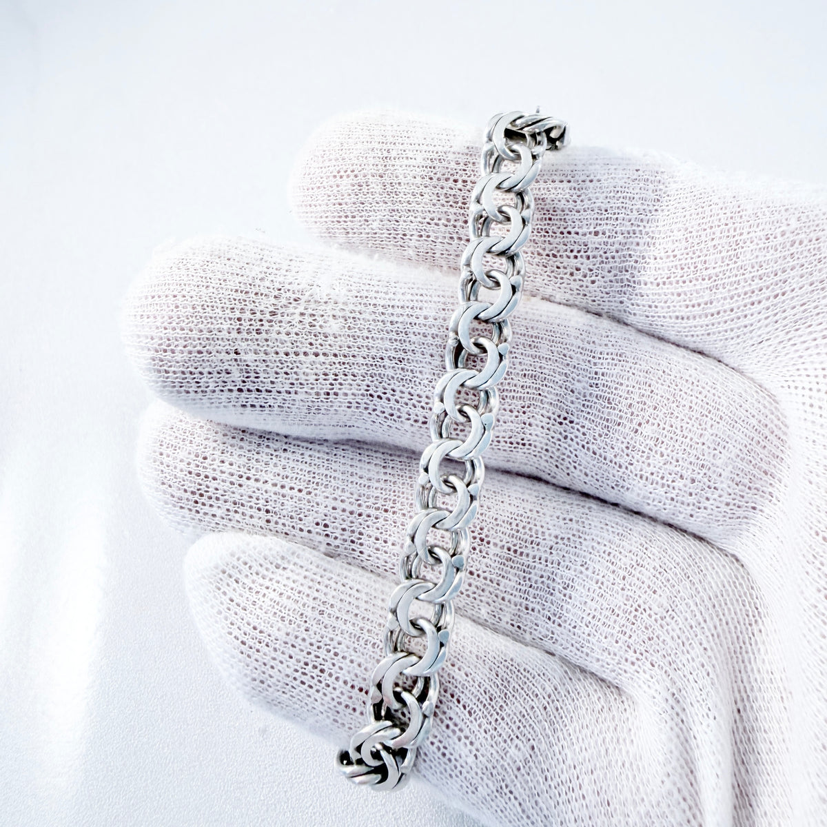 Kaplan, Sweden 1963. Vintage Solid Silver Bismarck Bracelet.