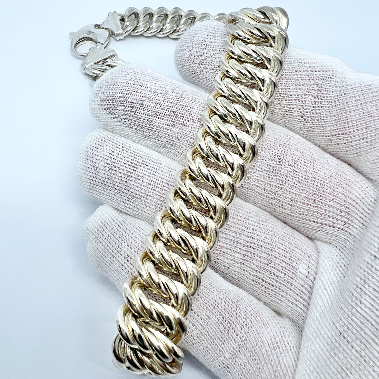 Italy c 1990s. Vintage 3.2oz Sterling Silver Necklace.