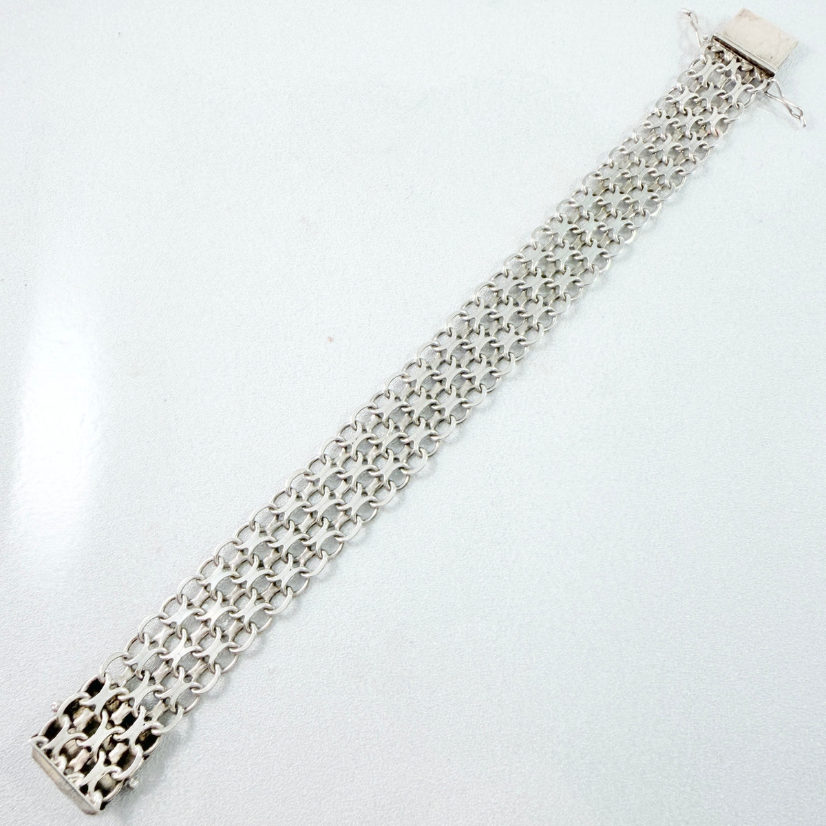 N S E Guldvaru, Sweden 1988. Vintage Solid Silver X-link Bracelet.