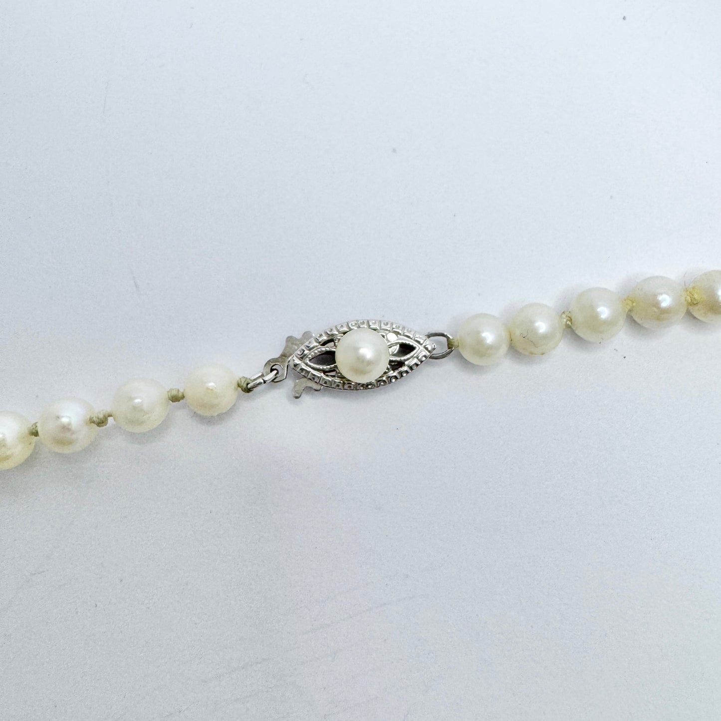 Vintage Cultured Pearl 14k Gold Clasp Necklace.