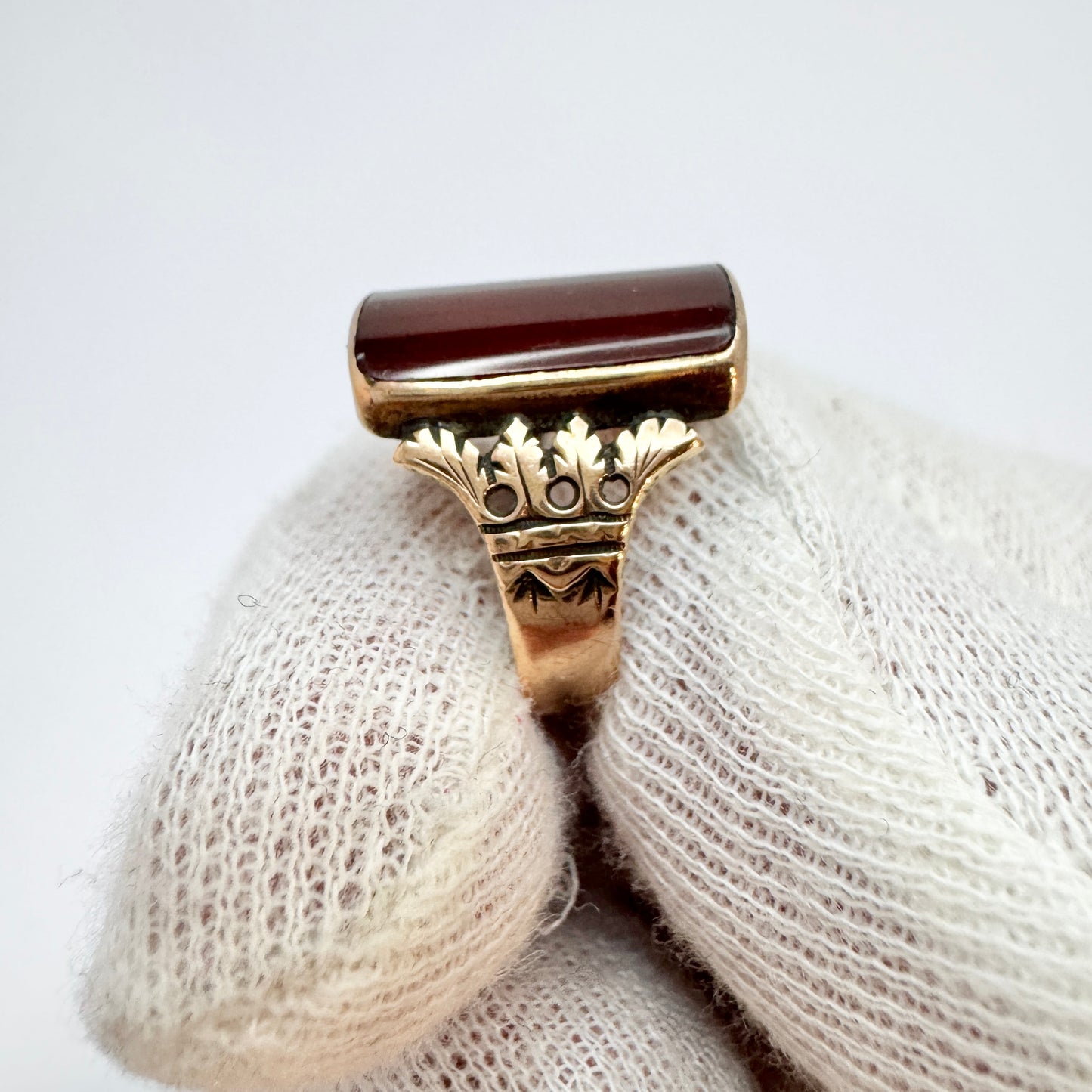 Antique Victorian ca 14k Gold Carnelian Female Signet Ring