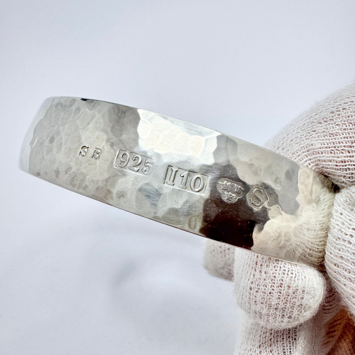 SB, Sweden 1983. Vintage Hammered Sterling Silver Bangle Bracelet.