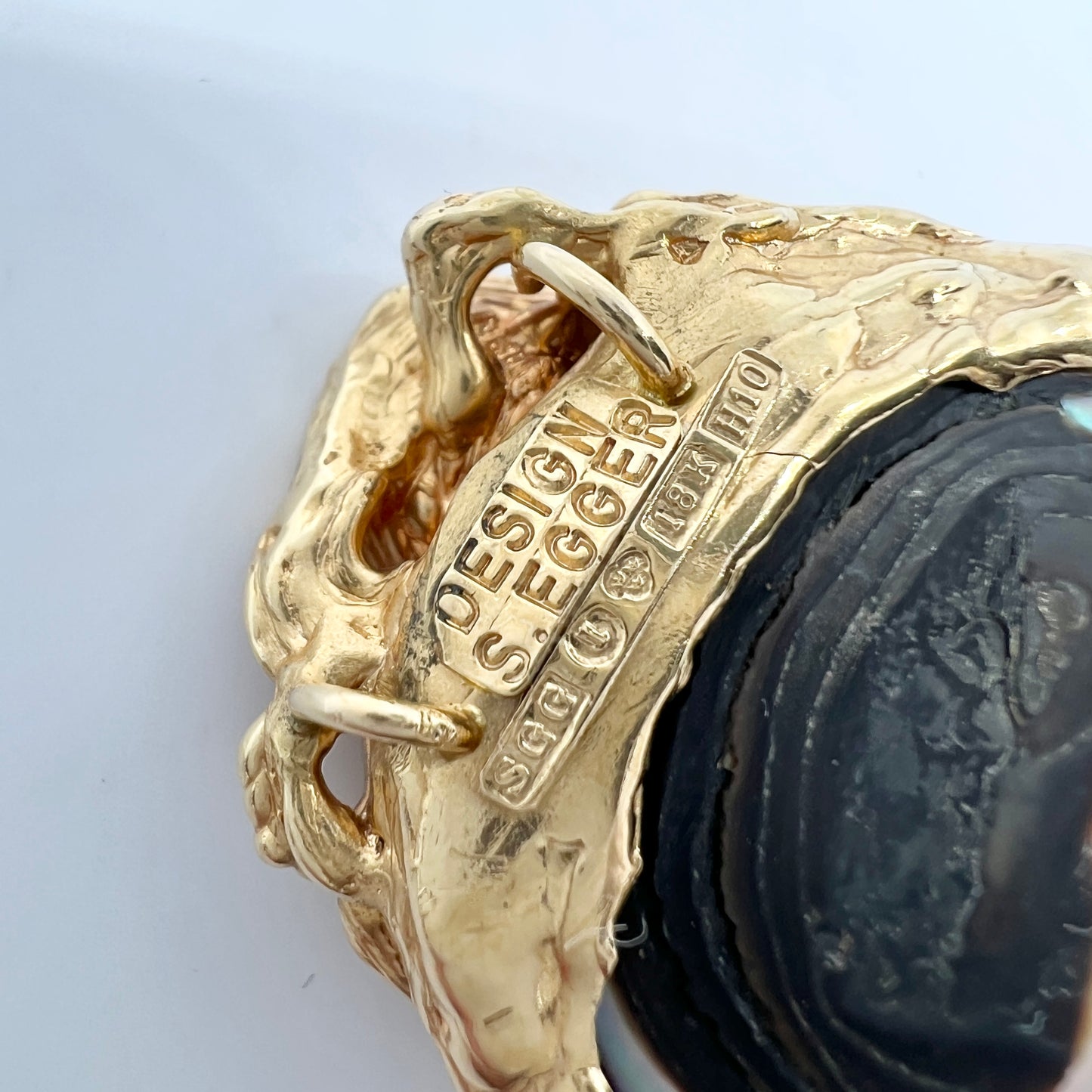 Siegfried Egger for Sengels Guldsmedja, Sweden 1982. Large 18k Gold Blister Pearl Pendant. 22.7gram