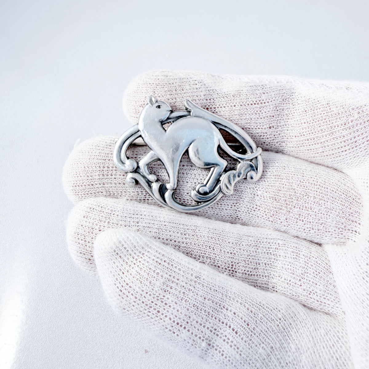 Eiler & Marløe, Denmark ca 1940. Vintage 830 Silver Cat Brooch.
