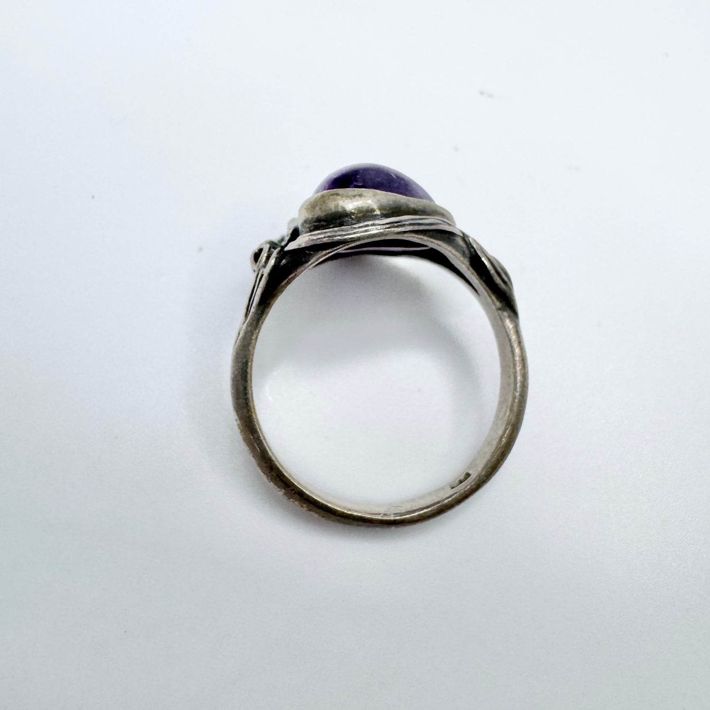 Vintage Sterling Silver Amethyst Ring.