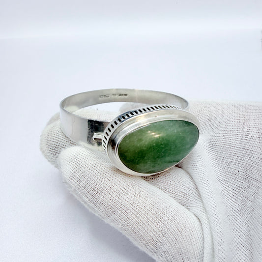 Kaplan, Sweden 1960s. Bold Vintage Sterling Silver Aventurine Hinged Bracelet.