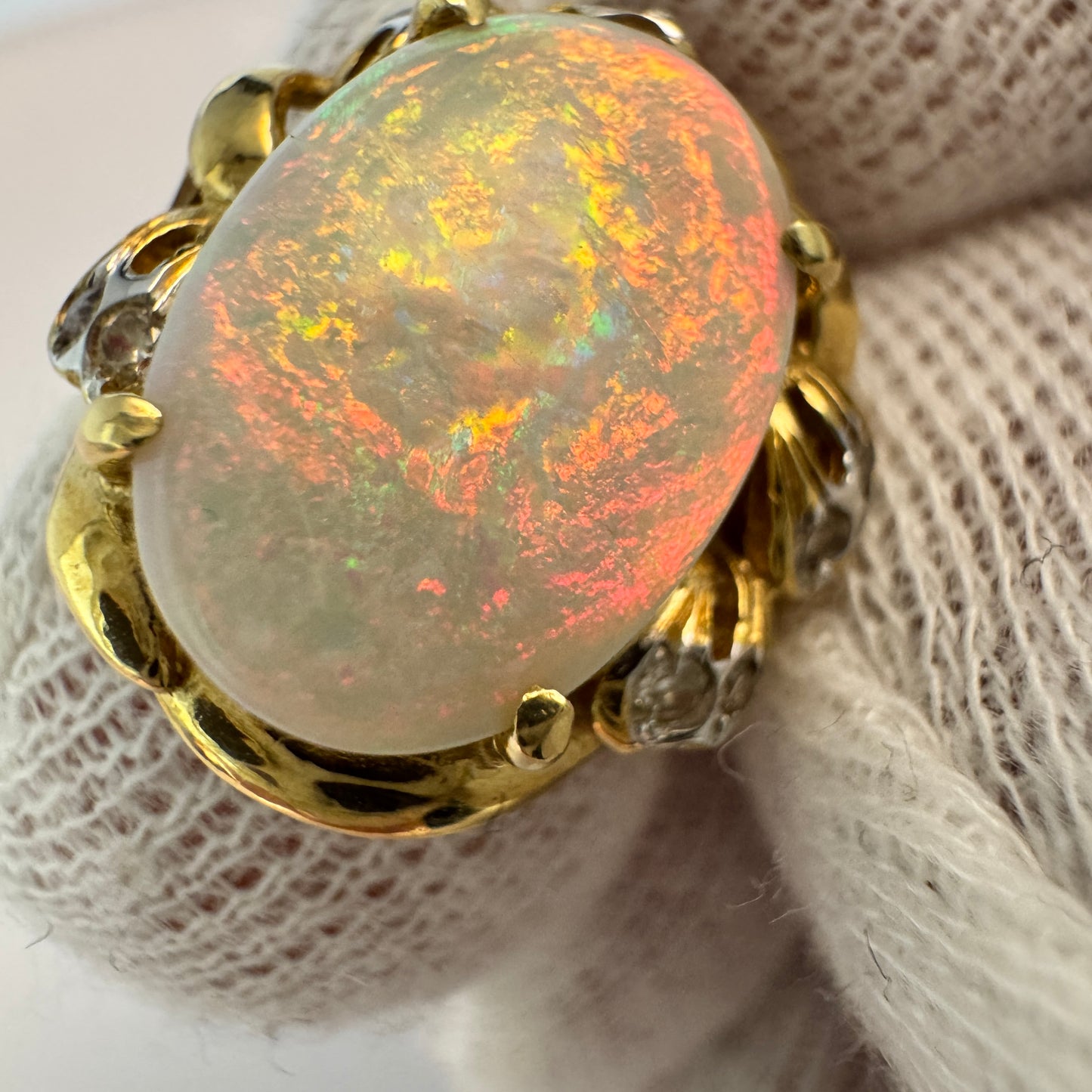 Vintage 14k Gold Opal Diamond Ring.