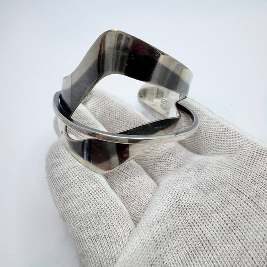 Phyllis Sklar, USA. Bold Vintage Modernist Sterling Silver Cuff Bracelet.
