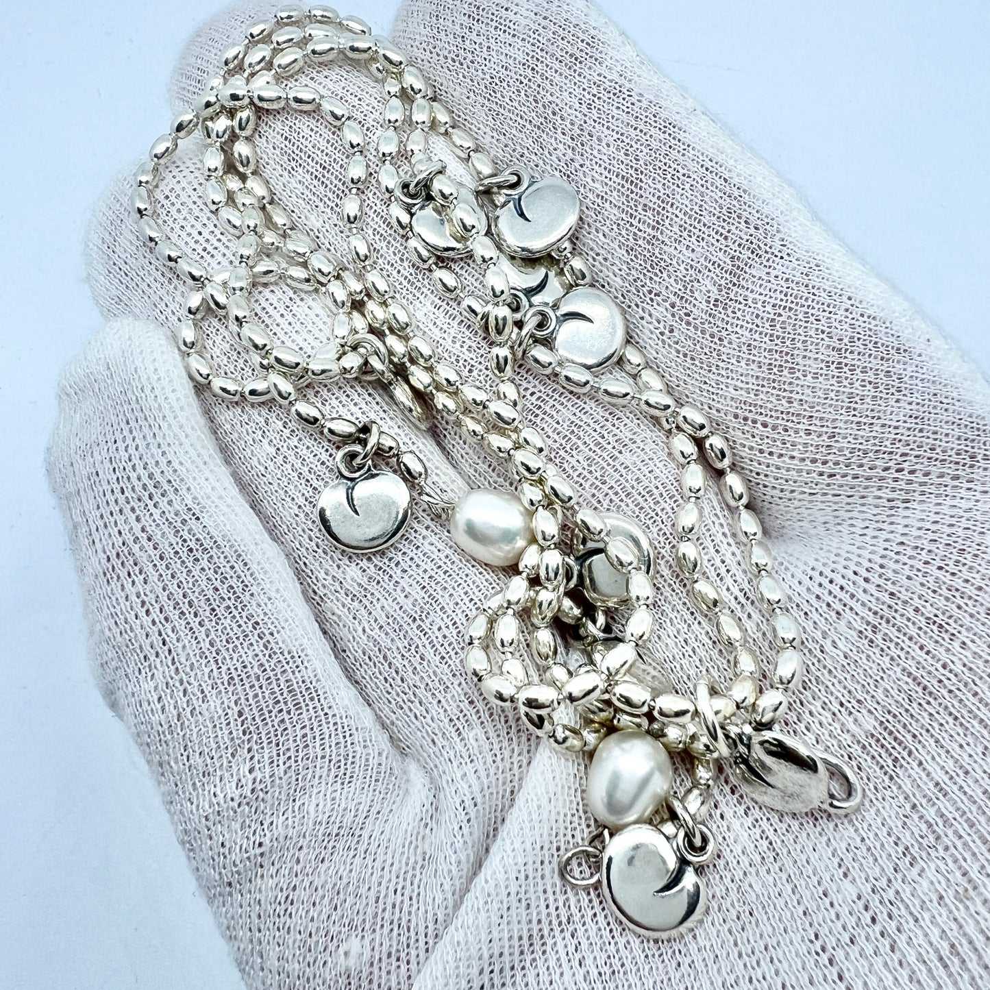 フィンランド、カレワラ・コル。ヴィンテージ 32 インチ スターリング シルバー チャーム ネックレス。