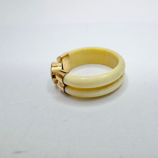 Vintage 14k Gold Peridot Ring.