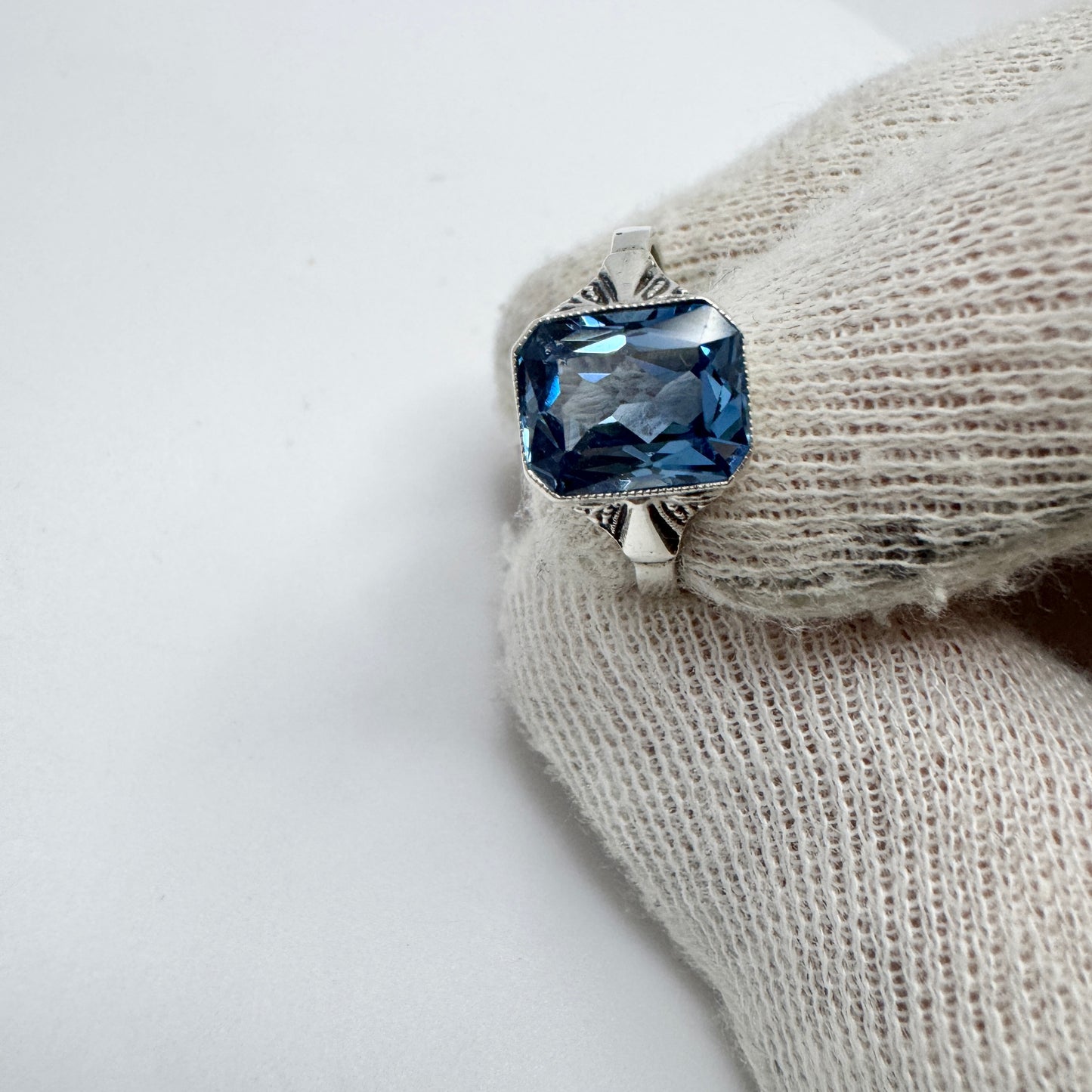 Vintage Art Deco Solid Silver Synthetic Spinel Ring.