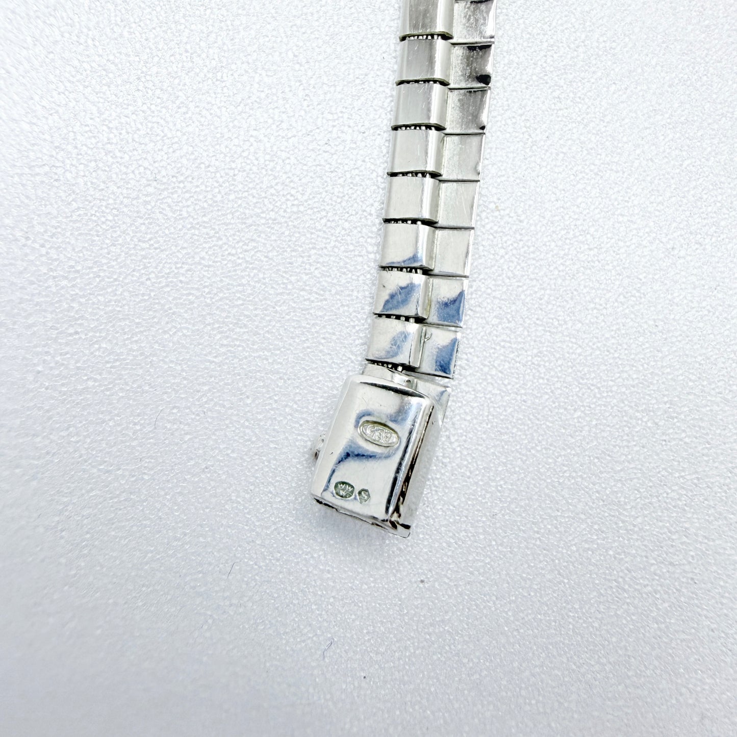 Italy. Vintage Solid Silver necklace.