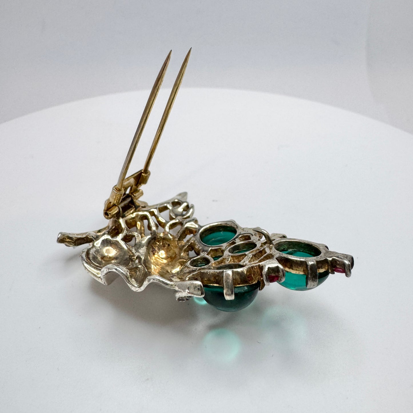 Crown Trifari, USA ca 1950. Vintage Sterling Silver Costume Jewelry Fur Clip Brooch. 14080