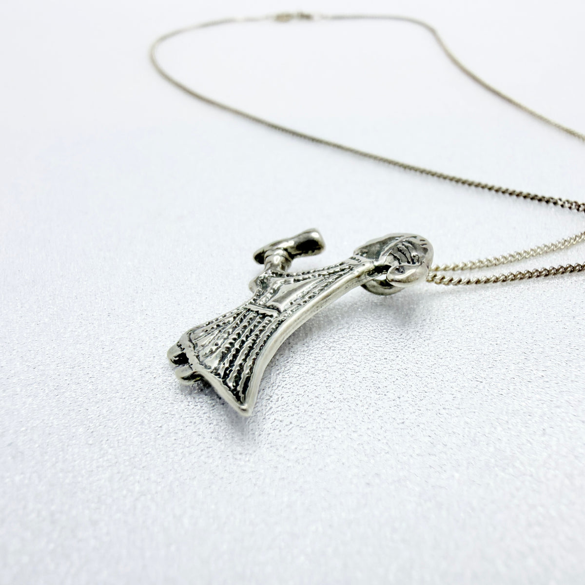 H Råberg, Sweden. Vintage Sterling Silver Viking Copy Valkyria Pendant Necklace.