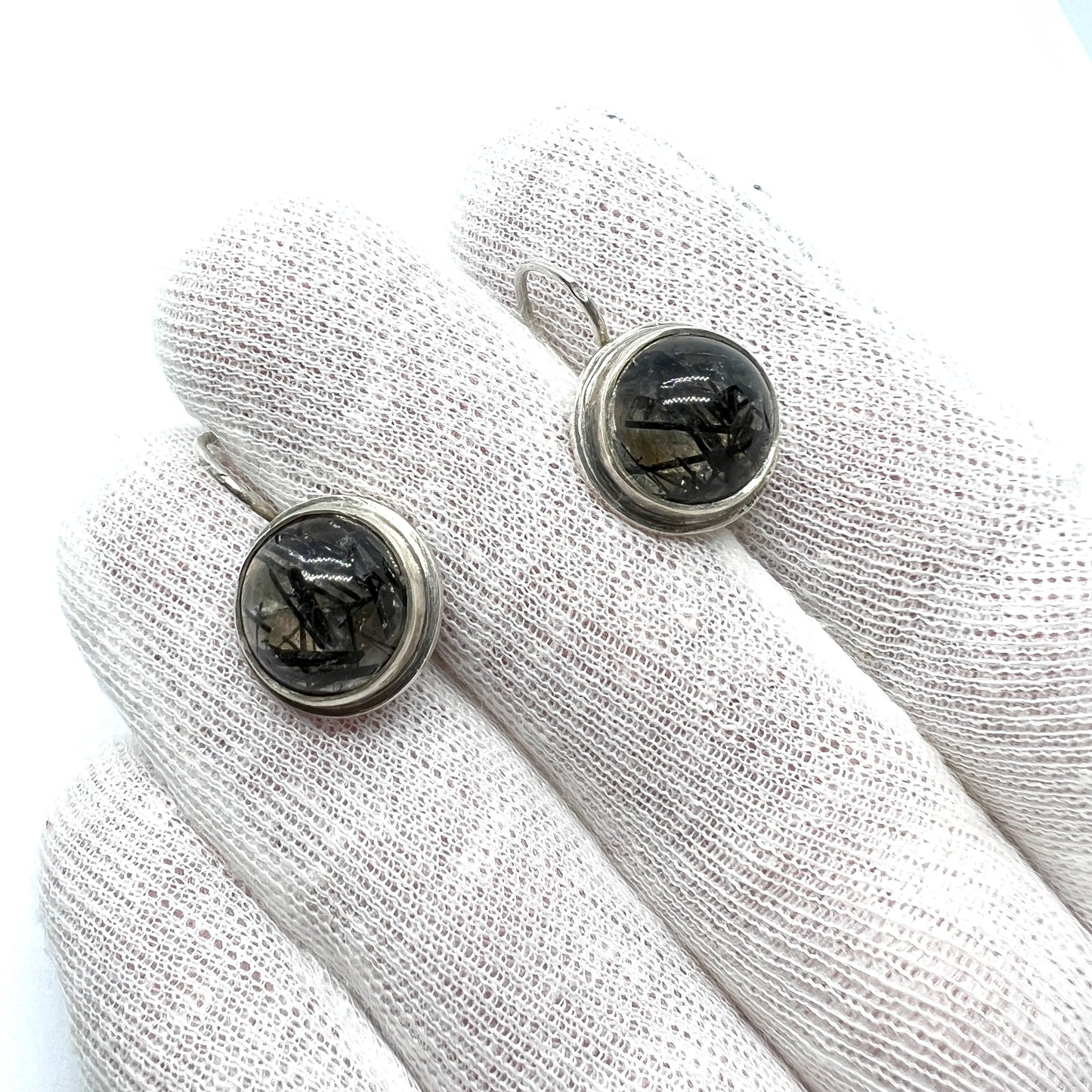 Bertil Haglund、スウェーデン、1961 年。ビンテージのスターリング シルバー トルマリン クォーツ イヤリング。