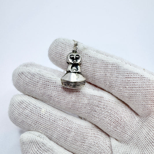 Olle Ohlsson for Kaplan, Sweden ca 1960s. Sterling Silver Pendant Necklace.
