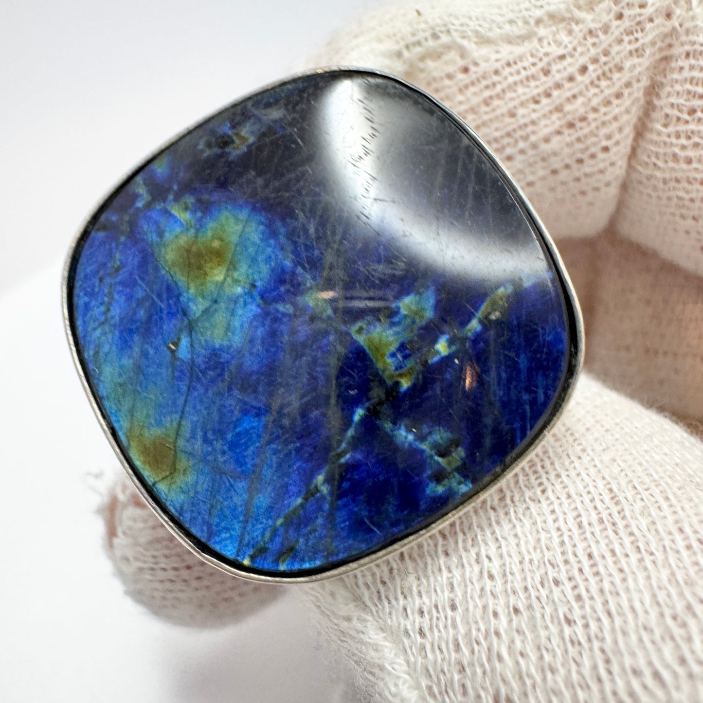 Kalevala Koru, Finland 1986. Bold Vintage Sterling Silver Spectrolite Ring.