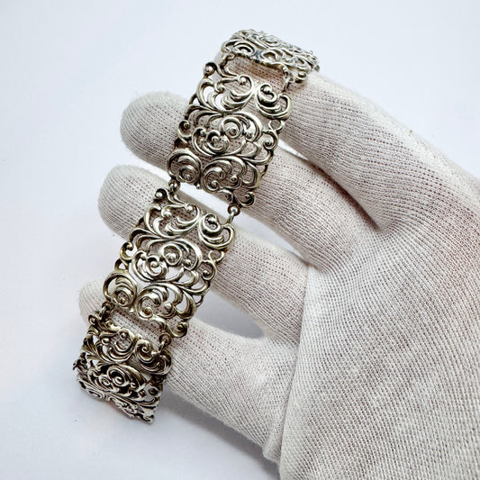 Early to Mid 1900s. Sterling 935 Silver Bold Bracelet.