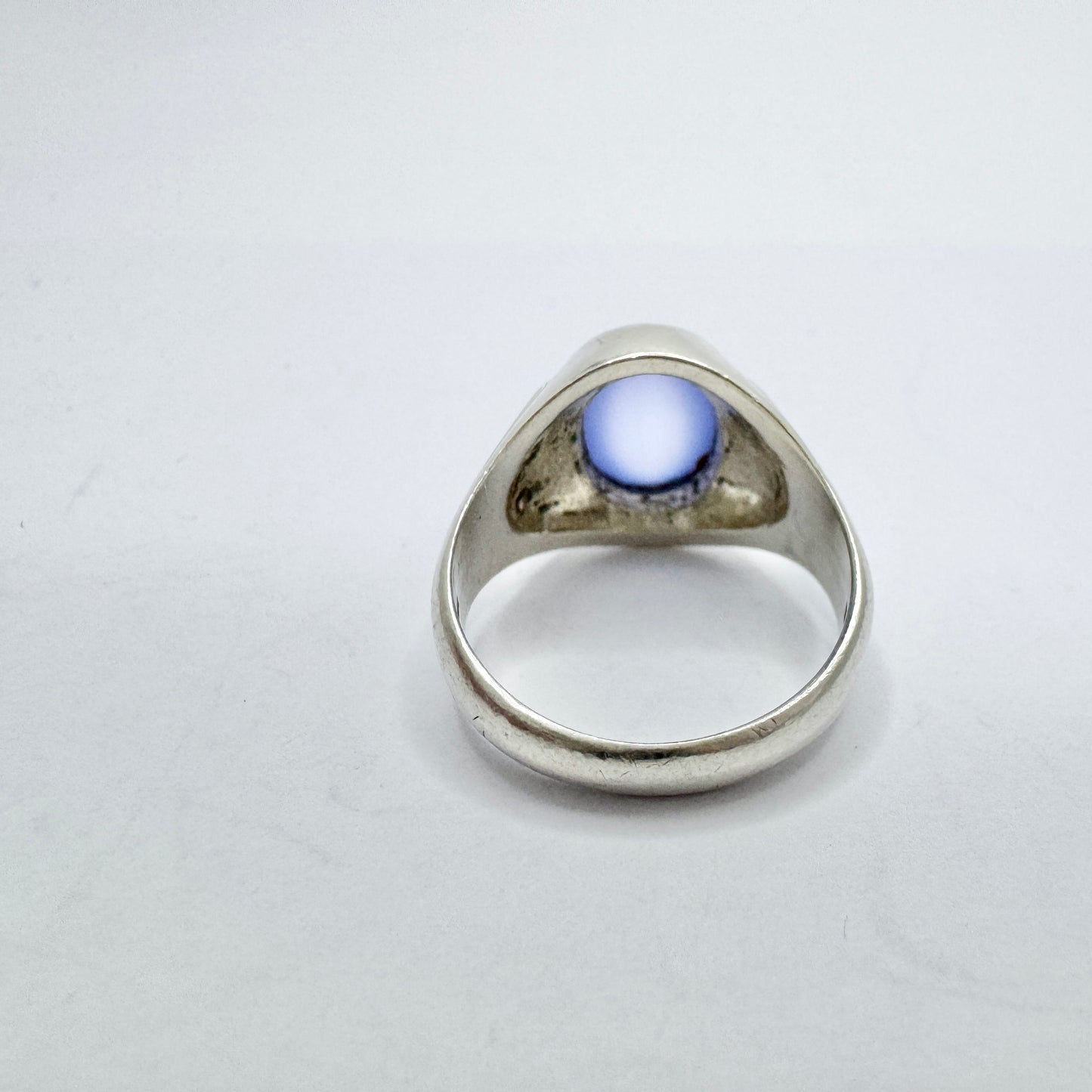 G Dahlgren, Sweden 1959. Vintage Solid Silver Chalcedony Ring.