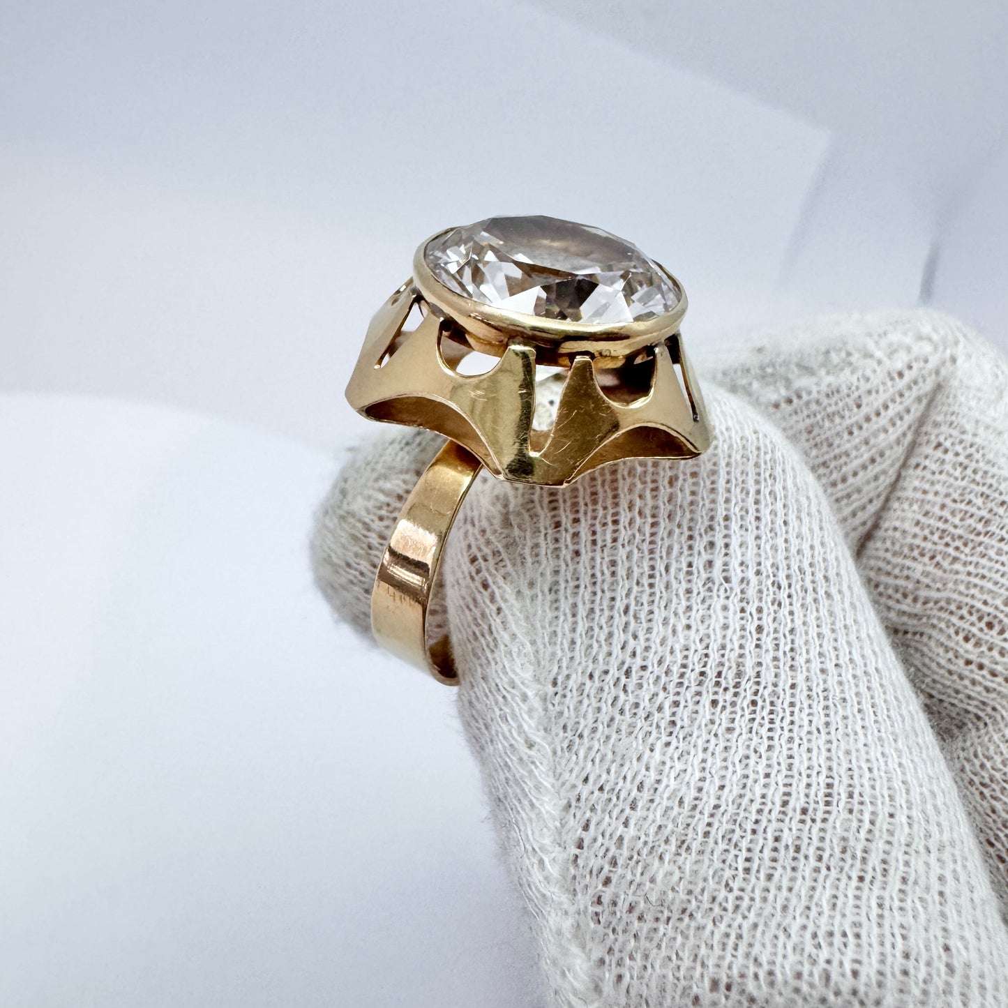 K. Männistö, Finland 1965. Vintage 14k Gold Synthetic Spinel Ring.