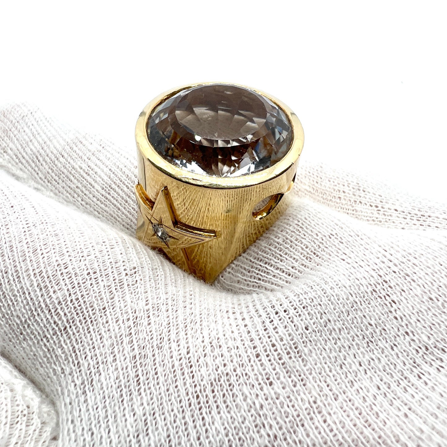 Stockholm 1971. Massive 37 gram Vintage Space Age 18k Gold Diamond Rock Crystal Ring.