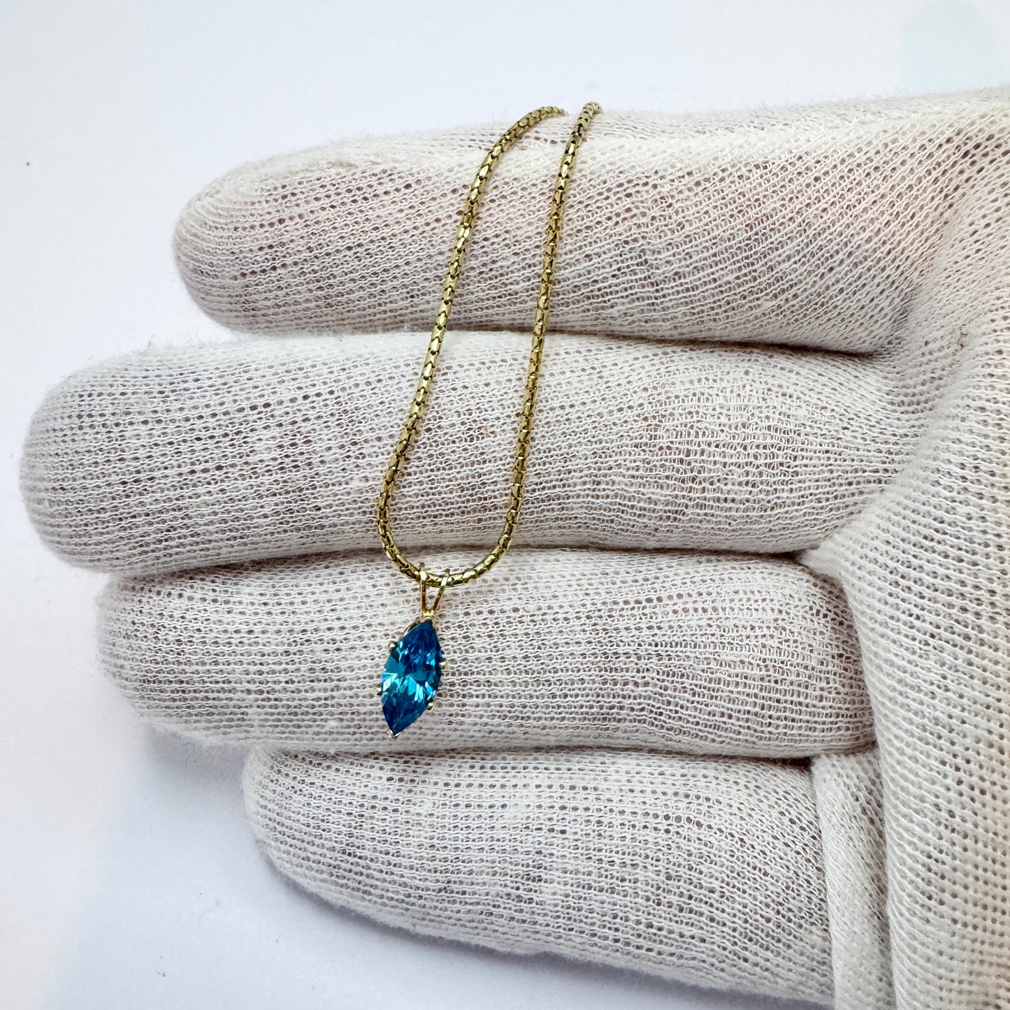 Aurafin, Italy. 14k Gold Topaz Pendant Necklace.