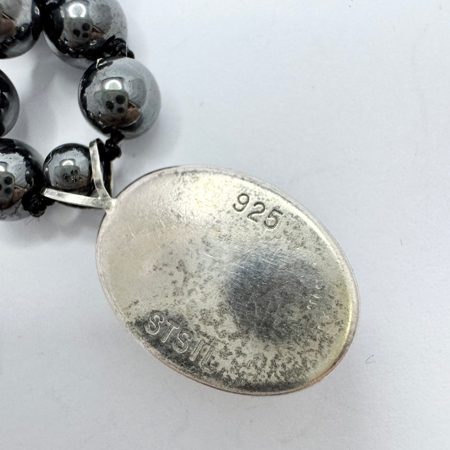 RN Australia / NZ. Sterling Silver Hematite Pendant Necklace.