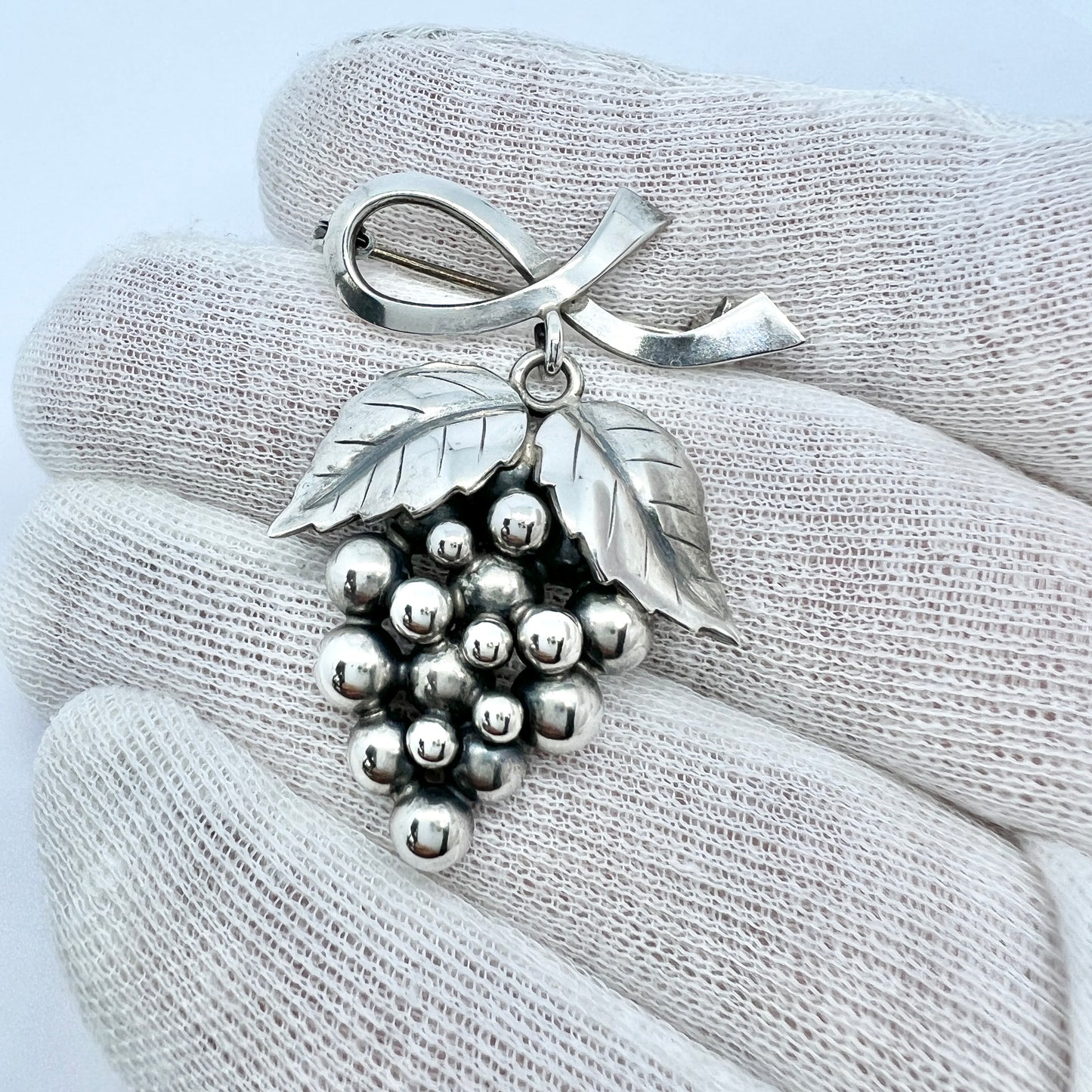 John Lauritzen, Denmark Vintage c 1950s Solid Silver Grape Cluster Brooch.