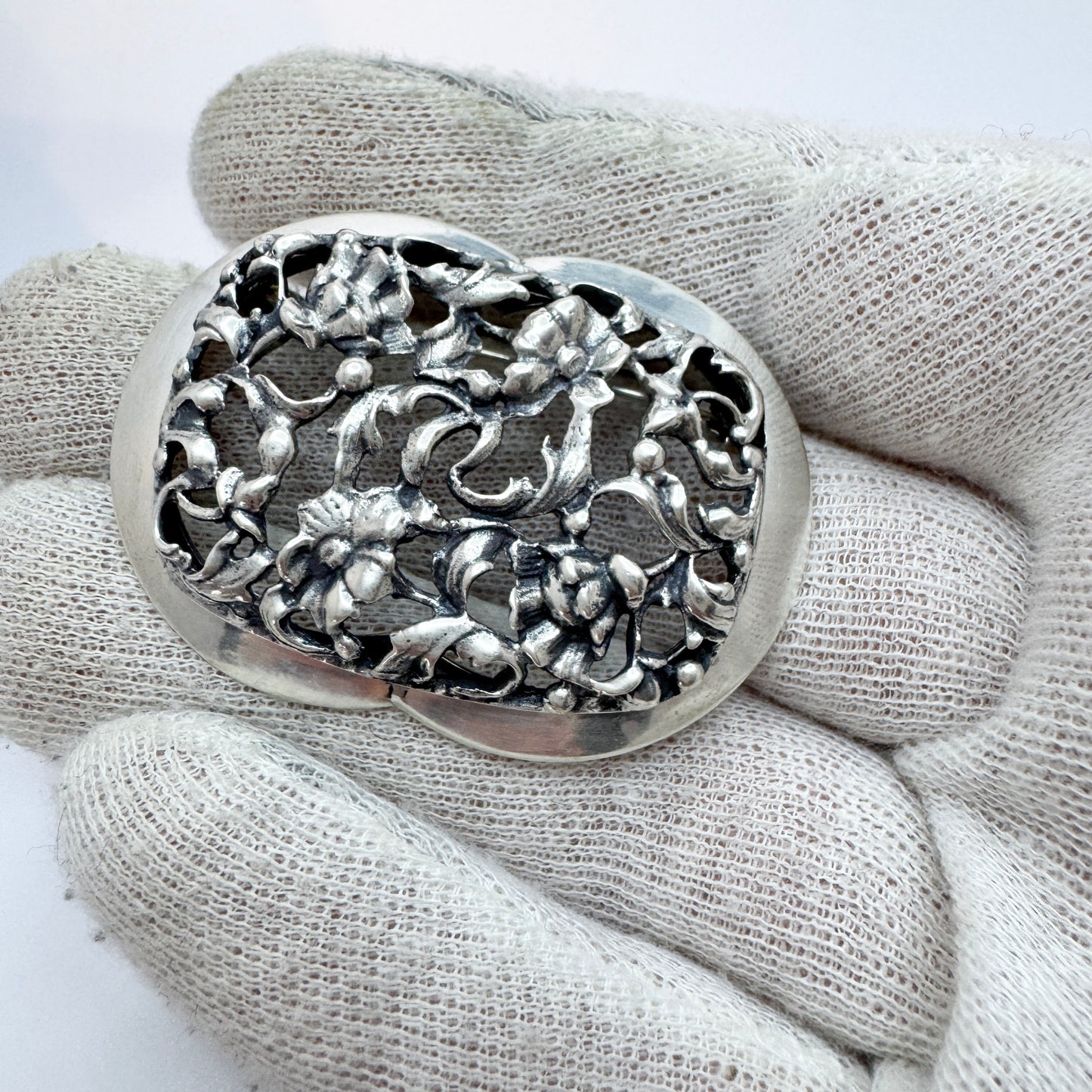 Kaplan, Stockholm Sweden 1967. Vintage Solid Silver Floral Brooch.