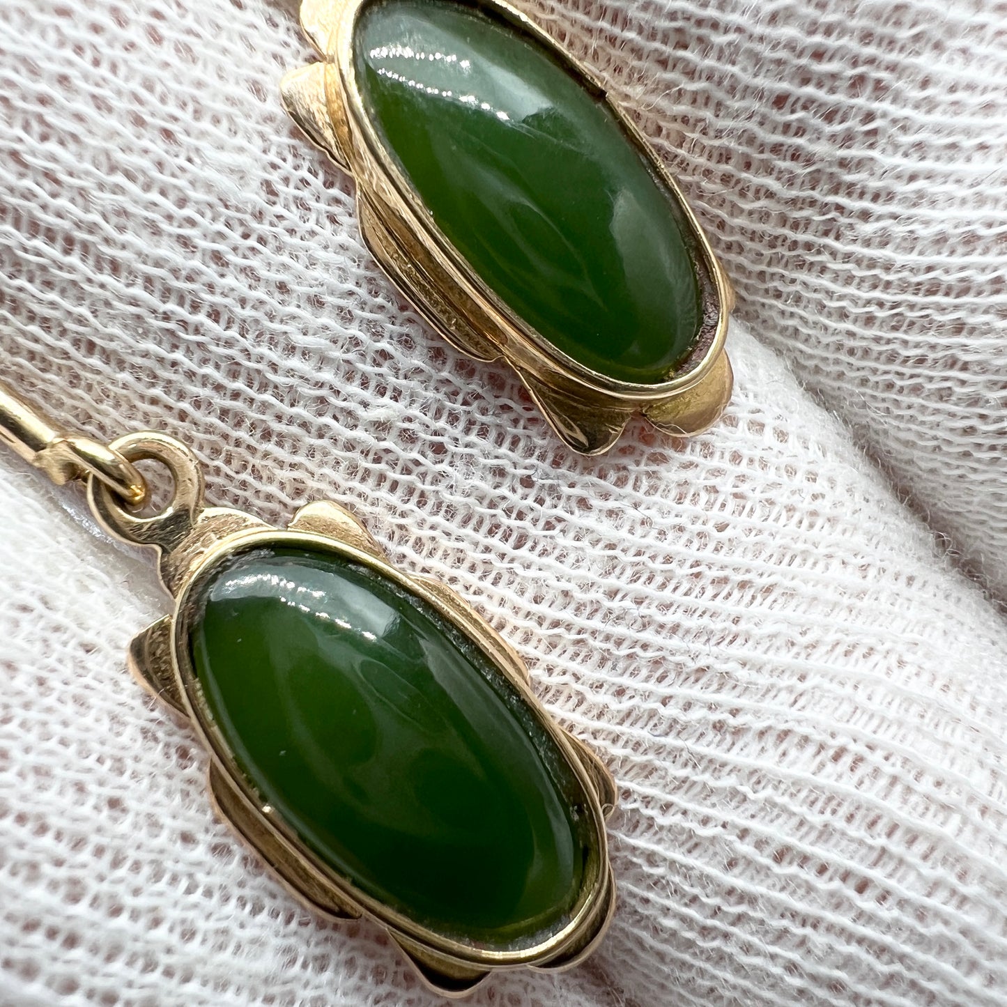 Vintage 18k Gold Nephrite Earrings.