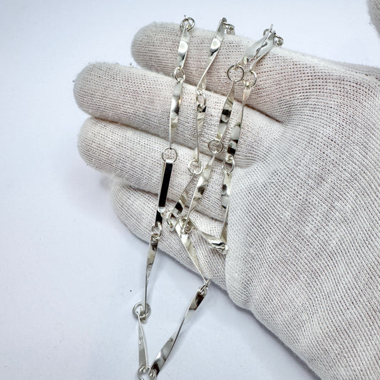 Bengt Hallberg, Sweden. Sterling Silver 28.7in / 73cm Curved Link Necklace.