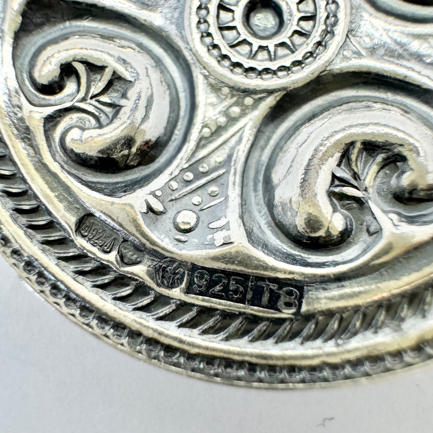 Kalevala Koru, Finland 1996. Vintage Sterling Silver Pendant Necklace.