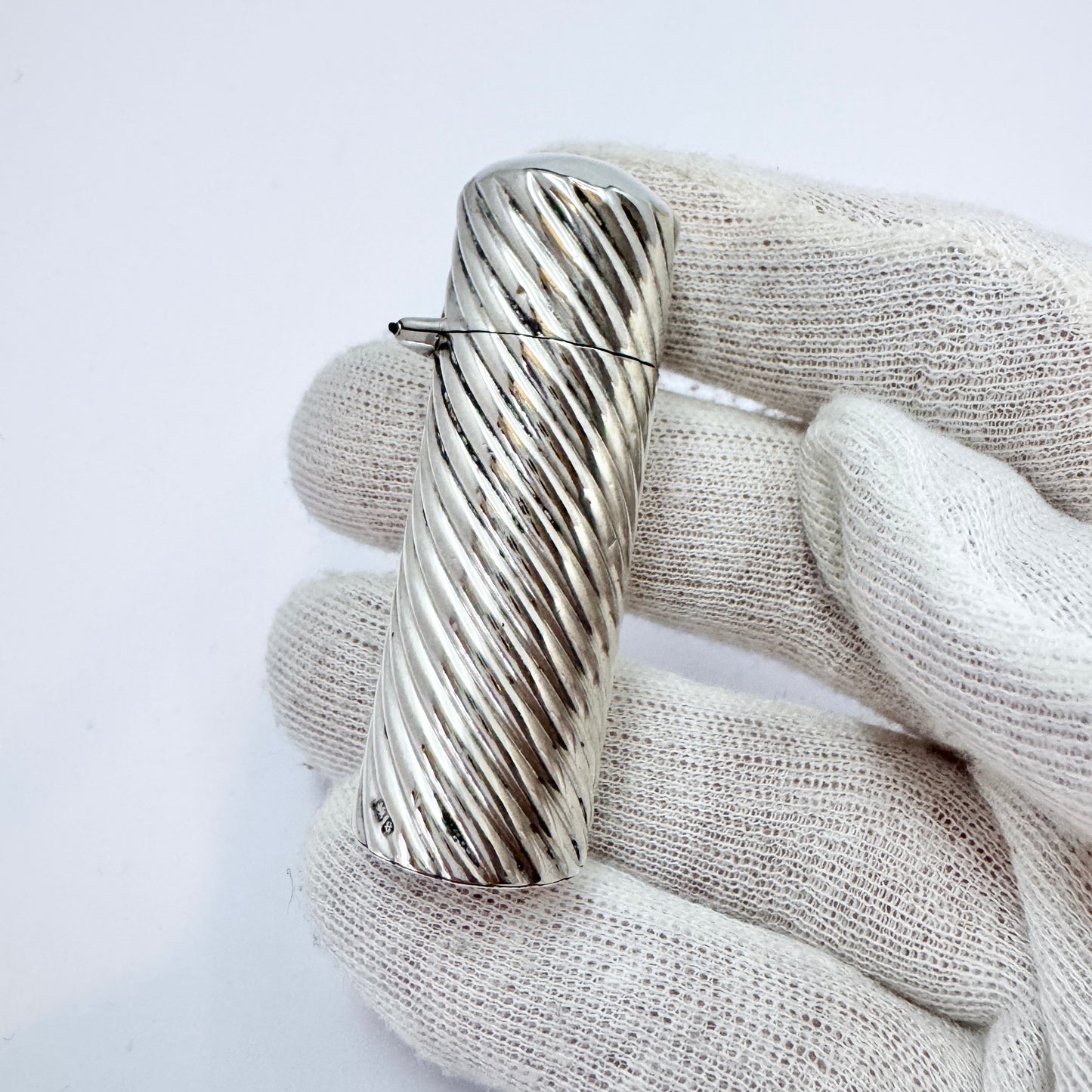 William Neale, Birmingham 1892. Antique Victorian Sterling Silver Perfume Bottle.