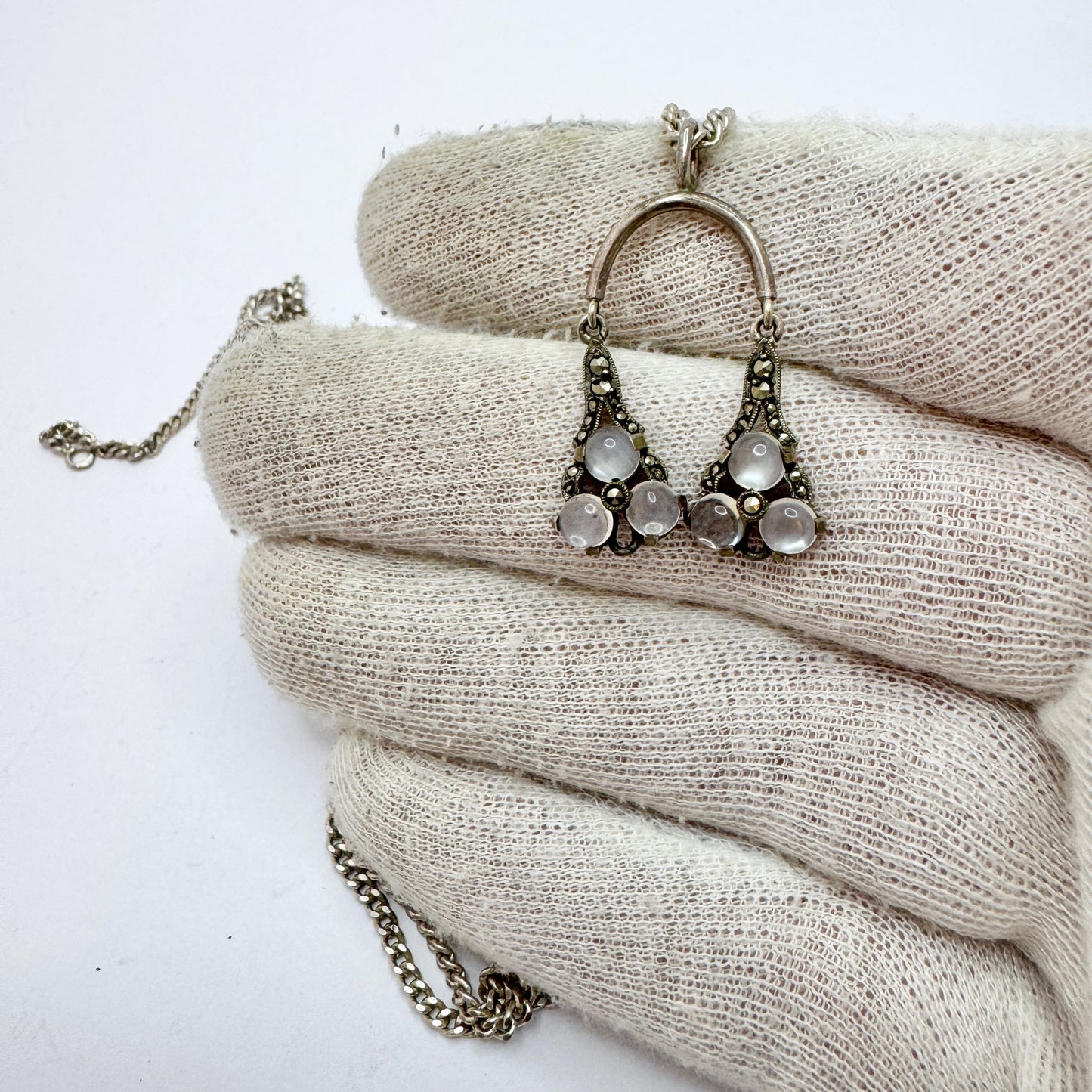 Vintage 1940-50s. Solid Silver Moonstone Pendant + Long Chain Necklace.