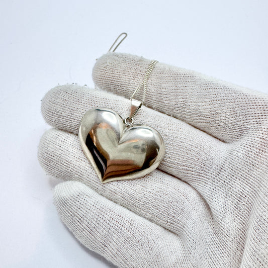 Victor Janson, Sweden 1974. Vintage Sterling Silver Heart Pendant Necklace.