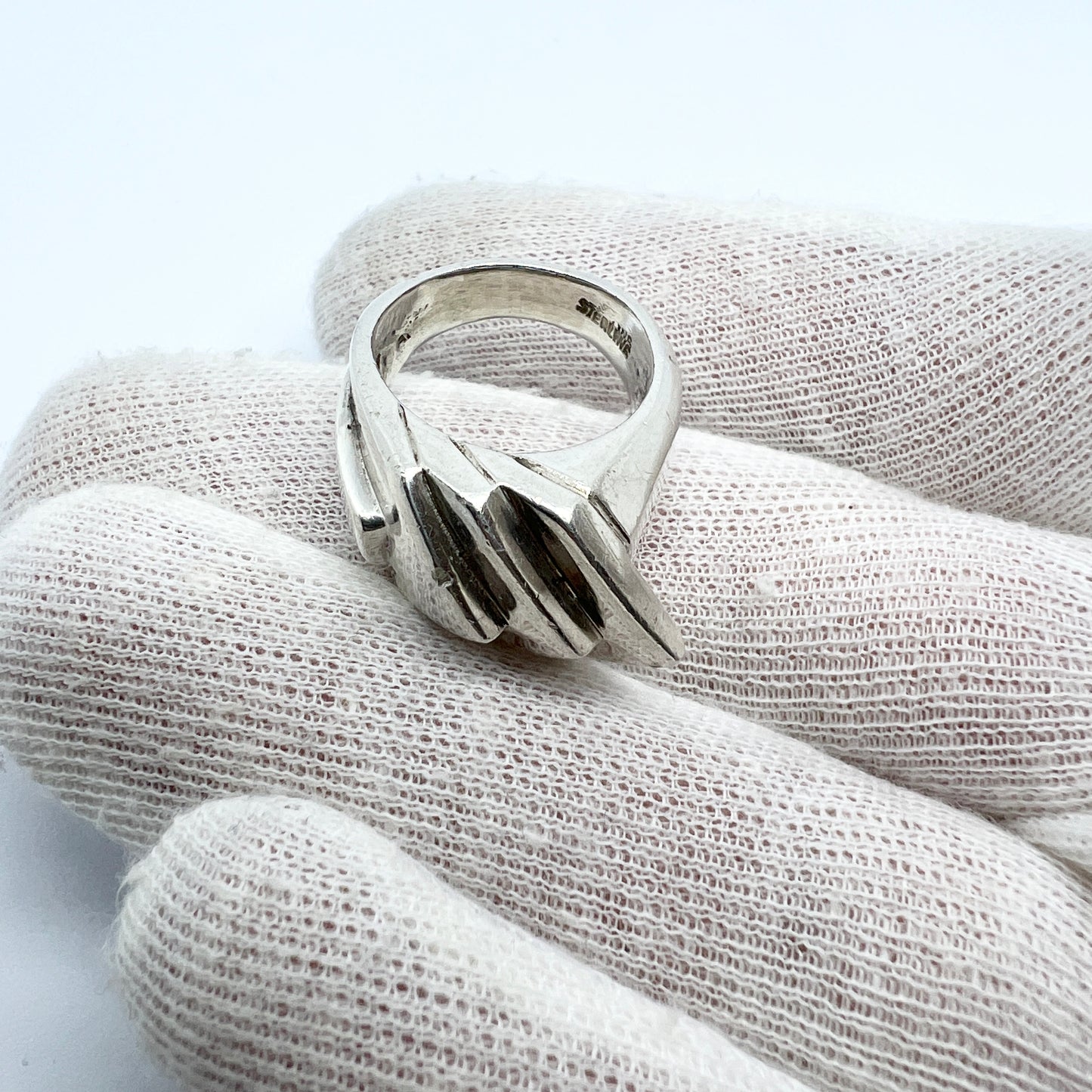 Signed VAHAN, Chunky Vintage Modernist Sterling Silver Ring.