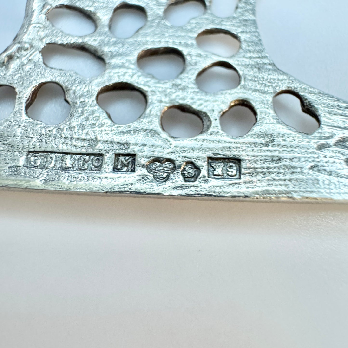 G Dahlgren, Sweden 1973. Vintage Sterling Silver Anvil Brooch.