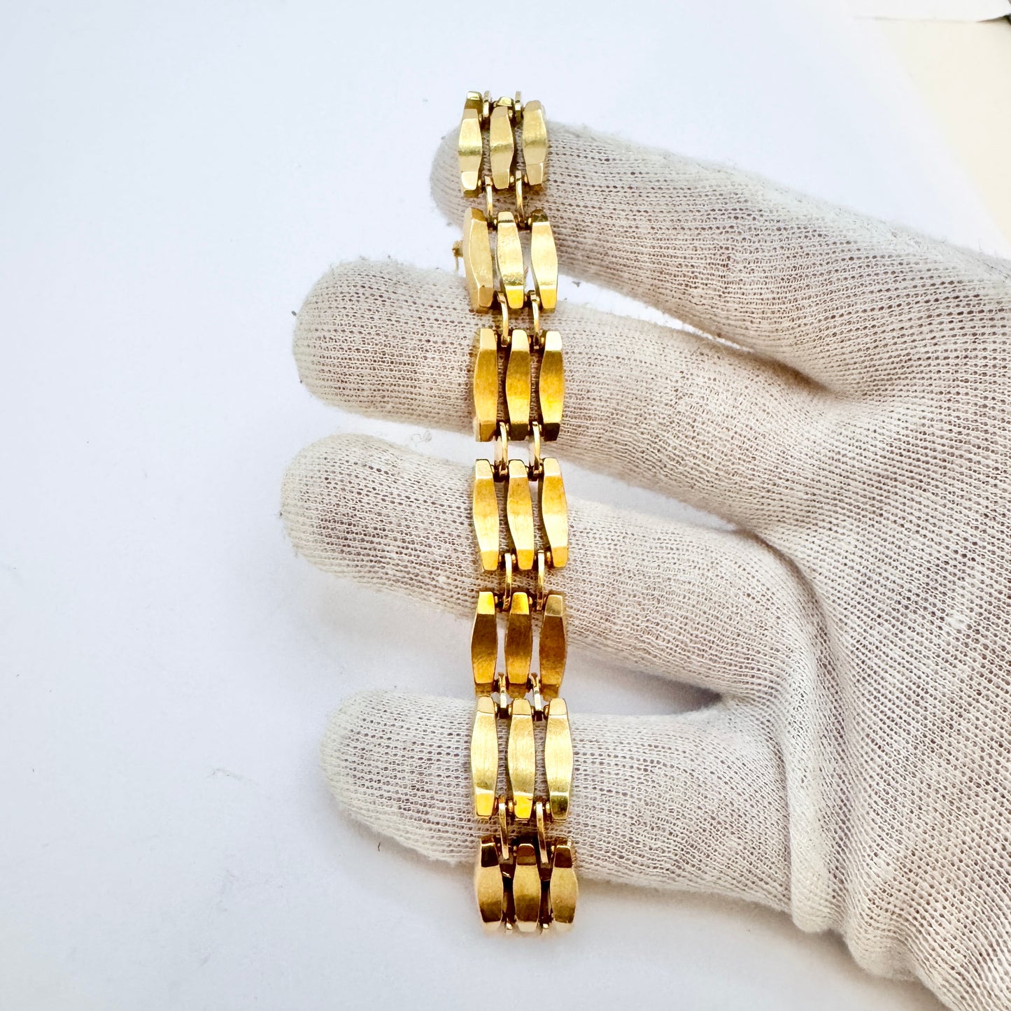 Italy 1940-50s. Vintage 18k Gold Tank Track Bracelet