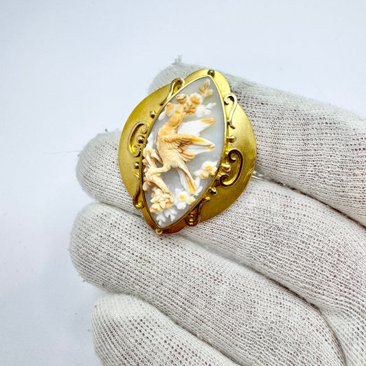 Antique Victorian 18k Gold Bird Cameo Brooch.