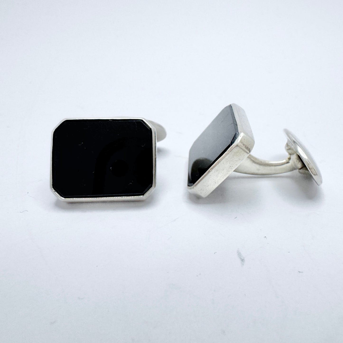 Oskar Lindroos, Finland 1955. Vintage Solid Silver Onyx Cufflinks