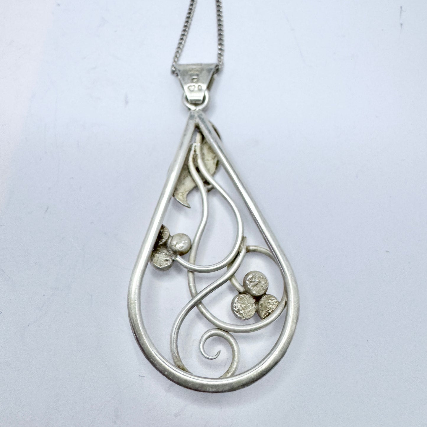 Hugo Grun, Sweden 1946. Vintage Solid Silver Long Chain Pendant Necklace.