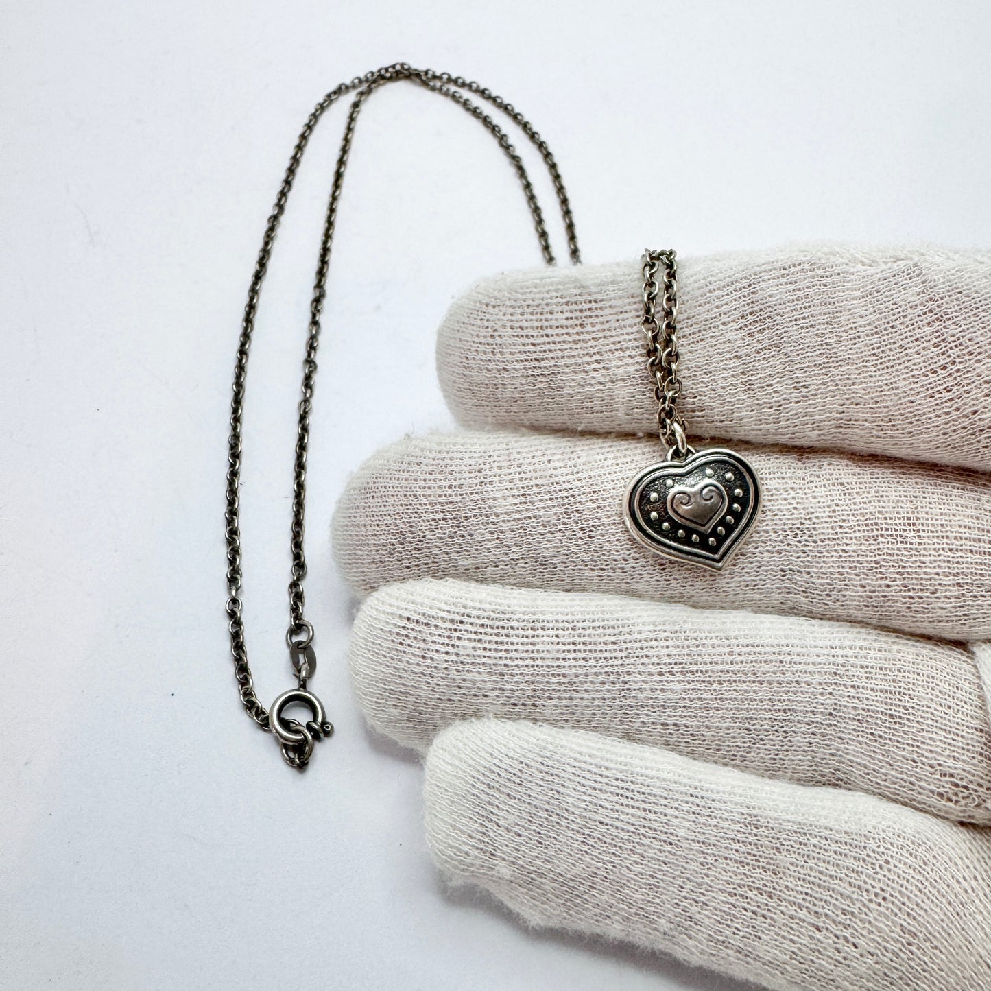 Kalevala Koru, Finland. Vintage Sterling Silver Heart Pendant Long Chain Necklace.